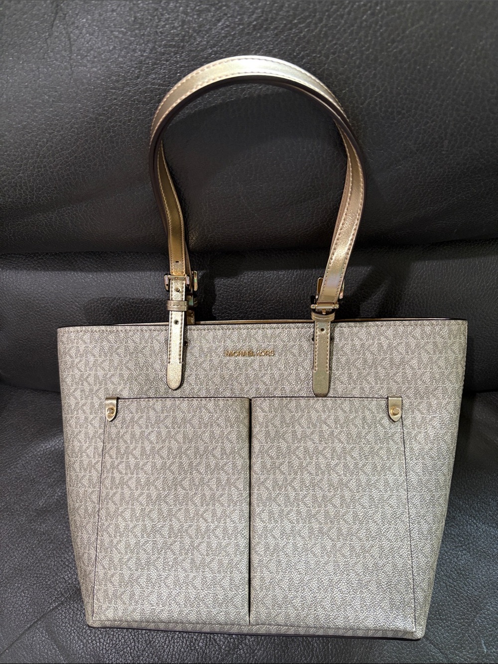 Michael kors medium pocket tote in pale gold pretty metallic color